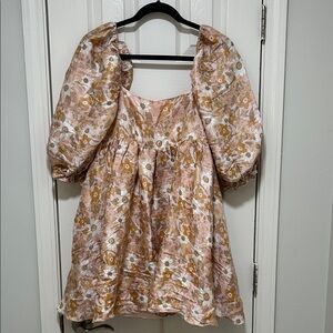 Size Small. Pink Floral Puff-Sleeve Dress